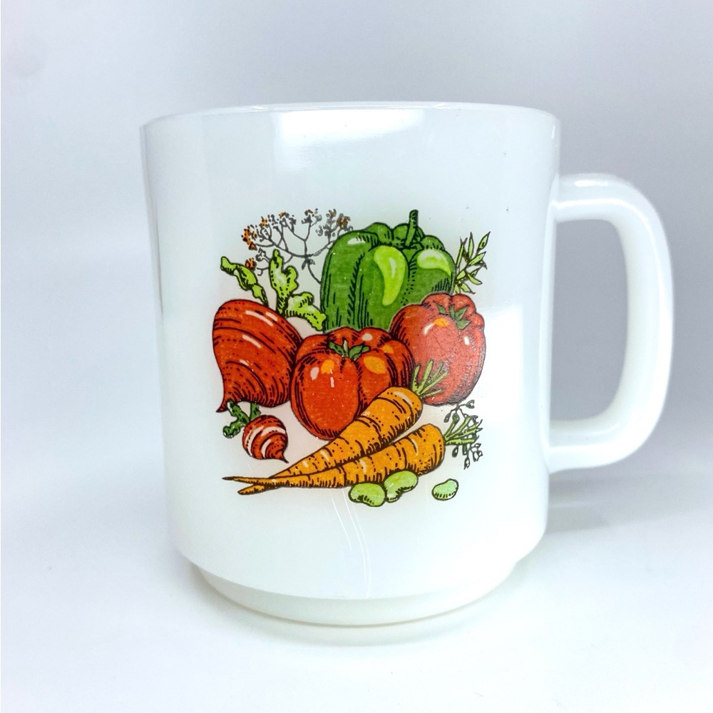 🍅🥒 Vintage Glasbake Vegetable Medley Milk Glass Mug Stackable 8 fl oz • Retro 🥦🥕